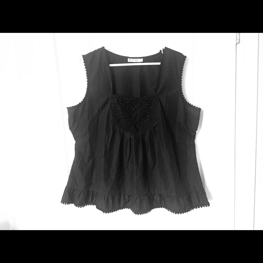 Sleeveless top - size 18